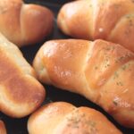 ガーリックバターパンの作り方 Garlic Butter Bread＊Eggless｜HidaMari Cooking