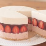 クリスマスに！いちごのレアチーズケーキの作り方 No Bake Strawberry Cheesecake：Christmas Cake｜HidaMari Cooking