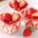 オーブンなし！いちごのレアチーズ・カップケーキの作り方｜HidaMari Cooking