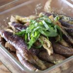 火を使わない、夏にぴったりななすレシピ！割いて和えるだけ🍆なすの冷やし胡麻和え