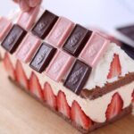 クリスマスのためのケーキハウスの作り方🎄いちごとカスタードのムースケーキ：米粉のケーキ｜HidaMari Cooking