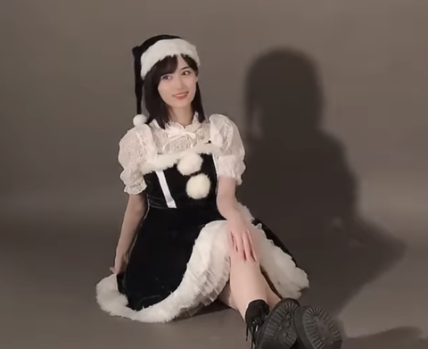 【動画あり】山下美月からクリスマスプレゼント！ミニスカサンタコスプレ！！！ｷﾀ━━━━(ﾟ∀ﾟ)━━━━！！！