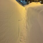 北海道の積雪がレベチ… 公衆電話が大変なことに！！！