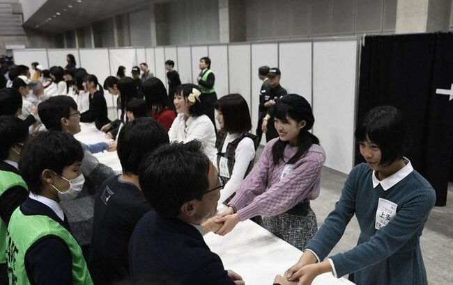 【AKB48G】握手会って後ろの人に「つまんねー話、うぁきめぇ、不細工が来んなよ、ダセー格好」とか思われてたら怖いんだが【AKB48グループ】