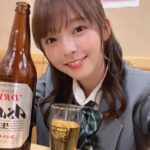 【SKE48】髙畑結希さん、その服装で飲むのはちょっと…()