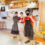 【元SKE】白井姉妹がハワイでSKEカフェの元店長と3ショットを撮影！