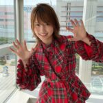 【AKB48】「顔面国宝」岡部麟（25才）赤チェック衣装で太ももチラリ！「可愛い」「めっちゃ似合うよ」絶賛の声殺到【チーム8りんりん・べりん】