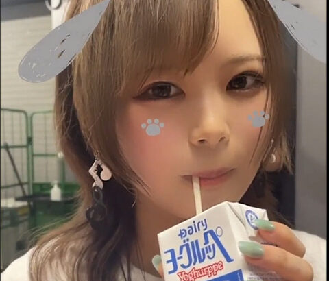 【SKE48】差し入れのヨーグルッペを飲む竹内ななみが可愛い！