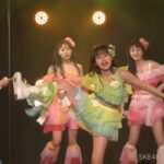 【SKE48】須田亜香里が後輩に“Y字バランス”を見せつけるwww