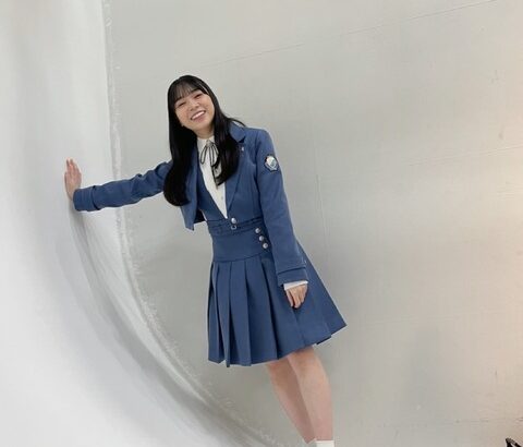 【日向坂46】新アー写の衣装、珍しい仕様に