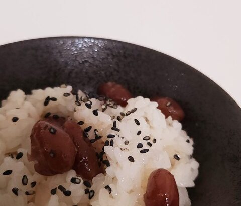 【元SKE】東李苑「食紅を入れ忘れたお赤飯。 北海道では 小豆ではなく甘納豆を入れます」