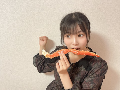 【SKE48】平野百菜「ショールームイベントでみんなにいただいた、カニを食べたよ☺」