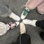 【朗報】AKB4819期生に、ドボンからオリジナルレッスンシューズが贈呈される👟【伊藤百花・川村結衣・白鳥沙怜・奥本カイリ・花田藍衣】