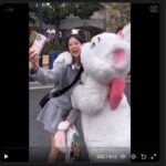 【炎上】堀未央奈がディズニー着ぐるみに抱きつかれる動画が大炎上！「中の人オッサンだろ」ｗｗｗｗｗ【元乃木坂46】