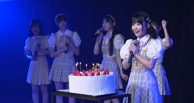 【朗報】生誕祭のケーキがデカくなる！！【AKB48劇場公演 布袋百椛生誕祭】