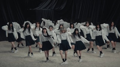 【櫻坂46】衣装の差も！天チーム・夏鈴チームが分かるシーンがこちら【Addiction MV】