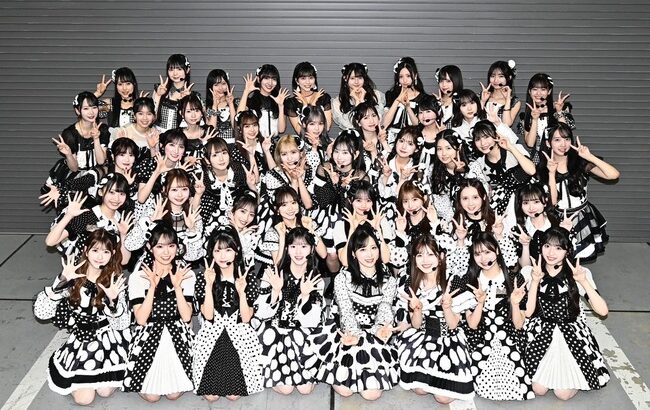 【AKB48】最新のAKB全員集合写真ｷﾀ━━━━(ﾟ∀ﾟ)━━━━!!
