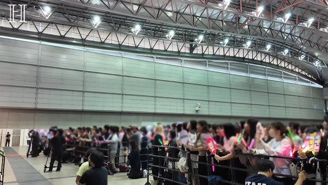 【朗報】AKB48握手会イベントが実際は若者や女子もめちゃくちゃ多かったｗｗｗｗｗ