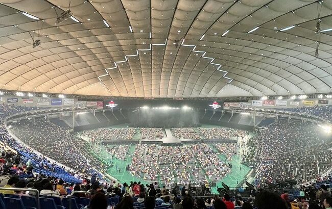 【悲報】FRUITS ZIPPER、東京ドームが暗幕と花道で動員数を水増しした可能性が浮上・・・