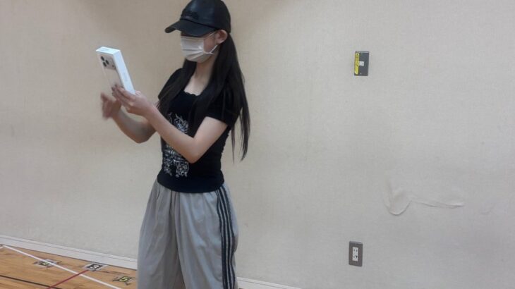 【SKE48】河村優愛、まさかの「iPhone箱」をケース代わりに使ってセルフレッスン？！その理由がかわいすぎると話題に
