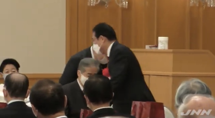 首相が１年を総括 挑戦を支えた金言「富士登山は吉田口から」