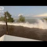 津波がトンガに押し寄せた瞬間映像　1.2mを観測(2022年1月16日)