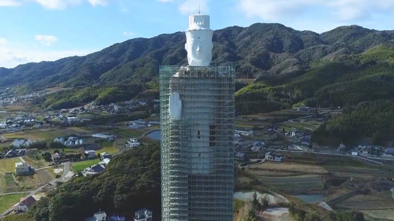 まるでタワマン!?高さ100m「大観音像」が不思議な姿に　兵庫・淡路島で解体工事中（2022年1月5日）