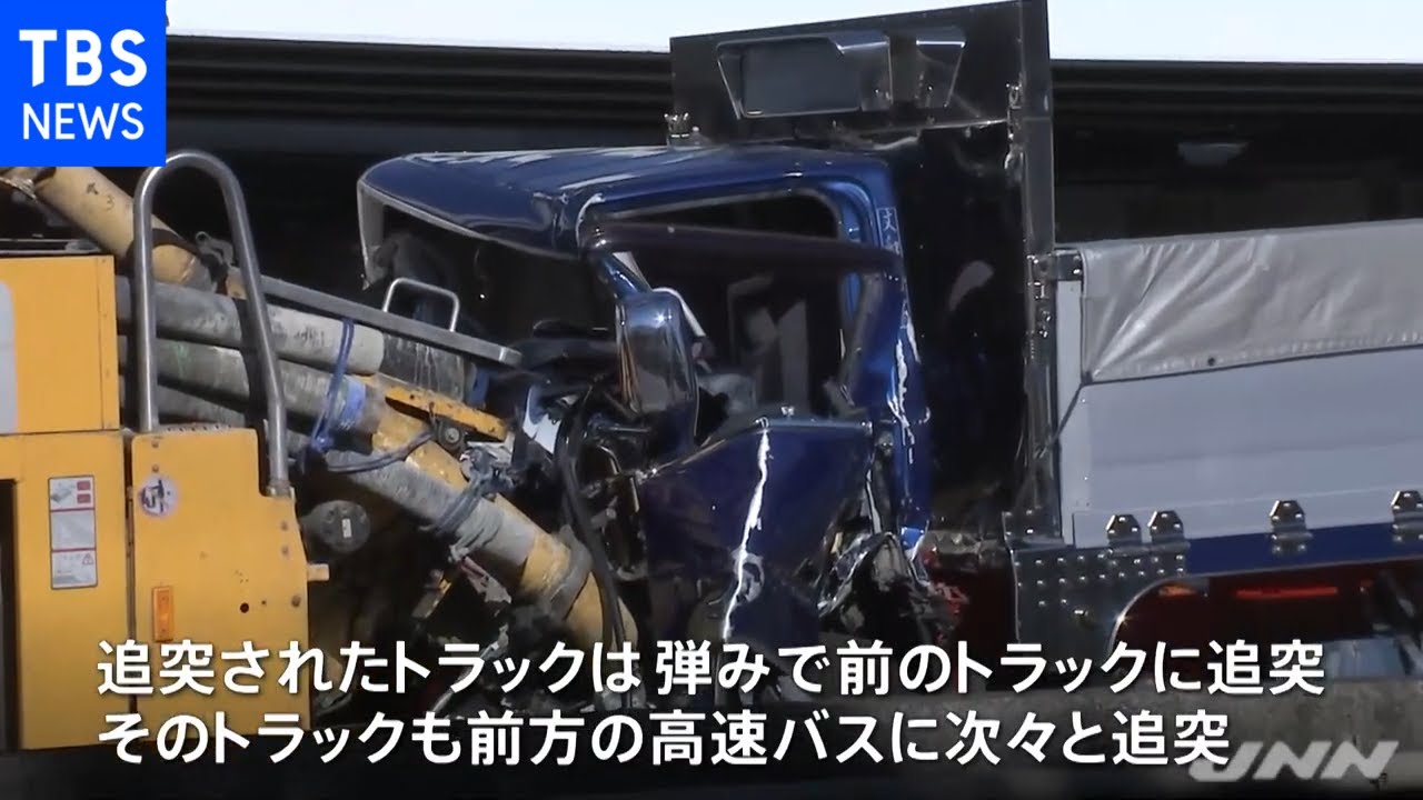 タンクローリーが渋滞の列に追突 男女４人が搬送 千葉・市川市