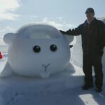 北海道の郵便局長“一人雪祭り”が話題