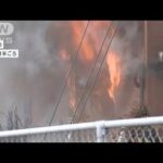 「ポンポンと爆発」激しい炎と黒煙・・・和歌山市で火災　1人死亡(2022年3月31日)