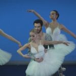 ウクライナのバレエ団がパリ公演で満席 フランスに残るダンサーも