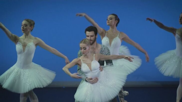 ウクライナのバレエ団がパリ公演で満席 フランスに残るダンサーも