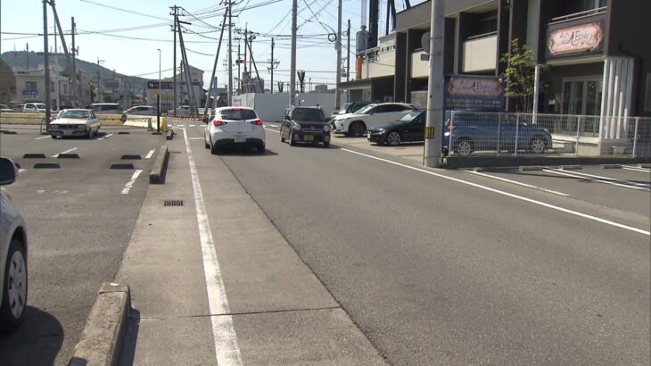 自転車の女性が車にはねられ重傷…車は現場から立ち去る　逃走は黒のワゴン車か（2022年5月3日）