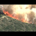 大規模山火事が高級住宅街に迫る　米・カリフォルニア州(2022年5月13日)