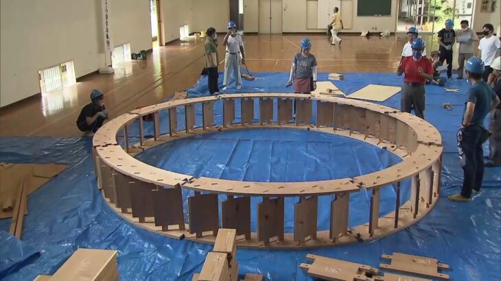 『線香水車』復活プロジェクト　有志らが大工から“組み立て”学ぶ　和歌山・すさみ町（2022年7月3日）