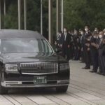 安倍晋三元首相の告別式営まれる　車は首相官邸など永田町へ　沿道で多くの人が別れを惜しむ