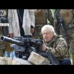 英ジョンソン首相　迷彩服姿でウクライナ兵を激励(2022年7月24日)