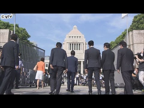 辻元清美議員「ピカピカの１年生の気持ち」　臨時国会が召集、関西選出の参院議員らも続々と登院