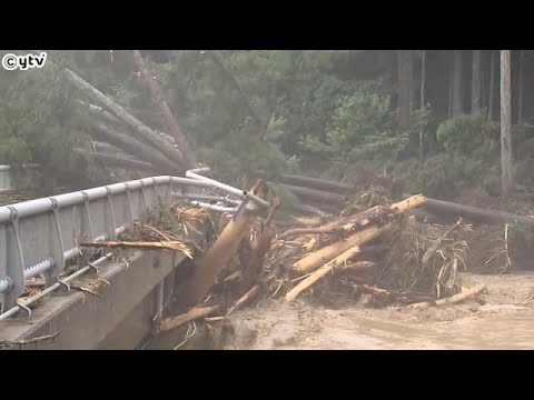 滋賀・長浜市　猛烈な雨で高時川が氾濫　１７００世帯以上に避難指示　国道で複数の土砂崩れも