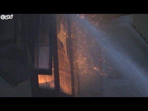 大阪・摂津市　民家８軒が焼ける火事　警察などにによるとけが人や逃げ遅れなどなし　火元とみられる民家の女性は「リビングの仏