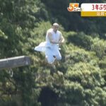 高さ7mの棹の先から豪快に飛び込む修行僧…琵琶湖へ飛び込む「棹飛び神事」3年ぶりに（2022年8月1日）