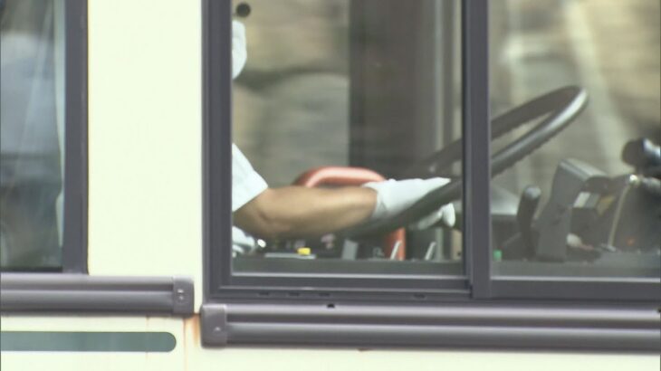 京都市営バス運転手があおり運転　進路妨害し、窓を開けて人差し指を突き付ける…停職６ヶ月の懲戒処分