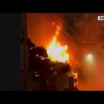 池田市の木造住宅火事、放火の可能性も視野に現場検証　住人が玄関や車後部からの出火を目撃