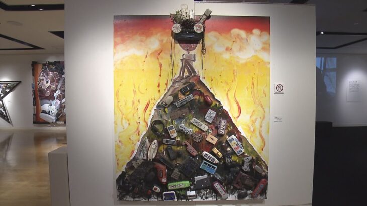 電子機器のごみを使ったアート　美術家・長坂真護さんの作品展が大阪で開催　貧困や環境問題を訴え