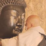 奈良・薬師寺で年の瀬恒例「お身拭い」仏像のほこりや汚れを拭き清める