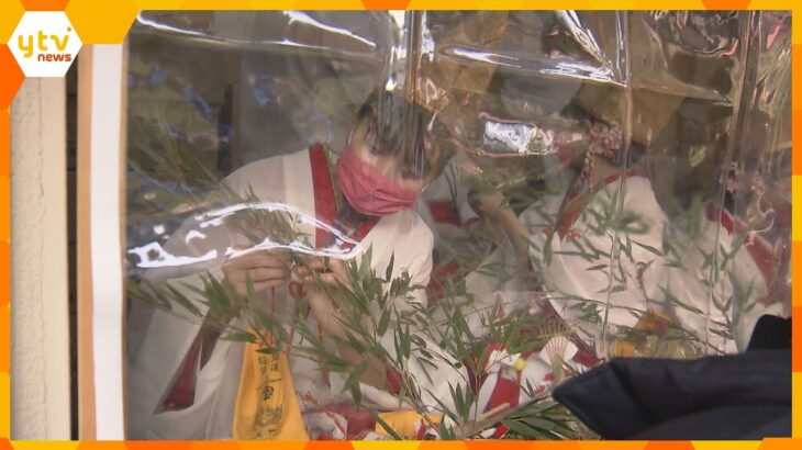 商売繁盛を願う「十日戎」の宵戎　大阪・今宮戎神社は多くの参拝客でにぎわう　縁起物の吉兆を福笹に