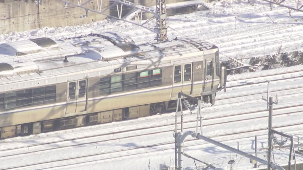 ＪＲ西日本が謝罪　京都線で列車が立ち往生、最大１０時間“閉じ込め”乗客１６人が体調不良を訴える