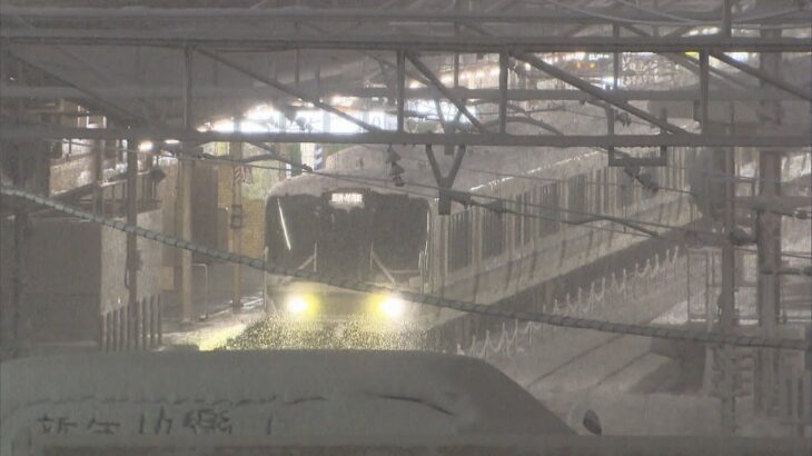 大雪で列車が立ち往生…原因は降雪量少なく想定し雪溶かす装置動かさず　体調不良者も（2023年1月26日）