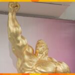 『北斗の拳』の黄金像も！高島屋大阪店で「大黄金展」始まる　金相場が高騰する中、約１０００点展示