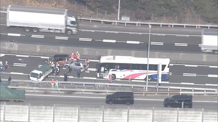 「渋滞の車列にバスが追突」名神高速で５台が絡む事故　５０代～８０代の６人重軽傷（2023年3月10日）